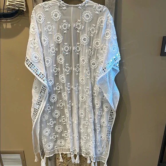 Soft Surroundings White Floral Embroidered Cover Up - Picture 4 of 6
